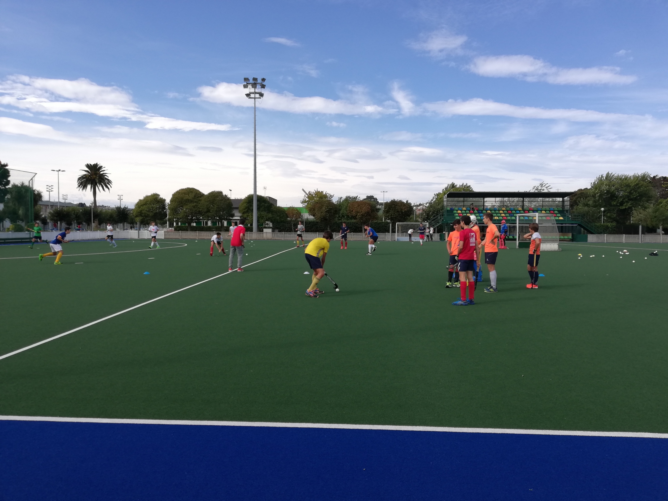 Integrantes Sub18 masc durante un entrenamiento